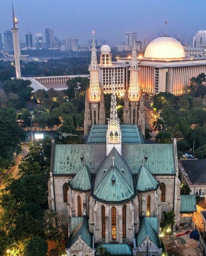 Masjid Istiqlal dan Gereja Katedral